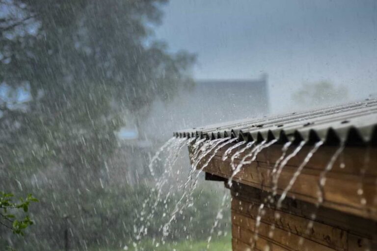CHUVA FORTE CAUSA QUEDA DE ENERGIA EM VÁRIAS CIDADES