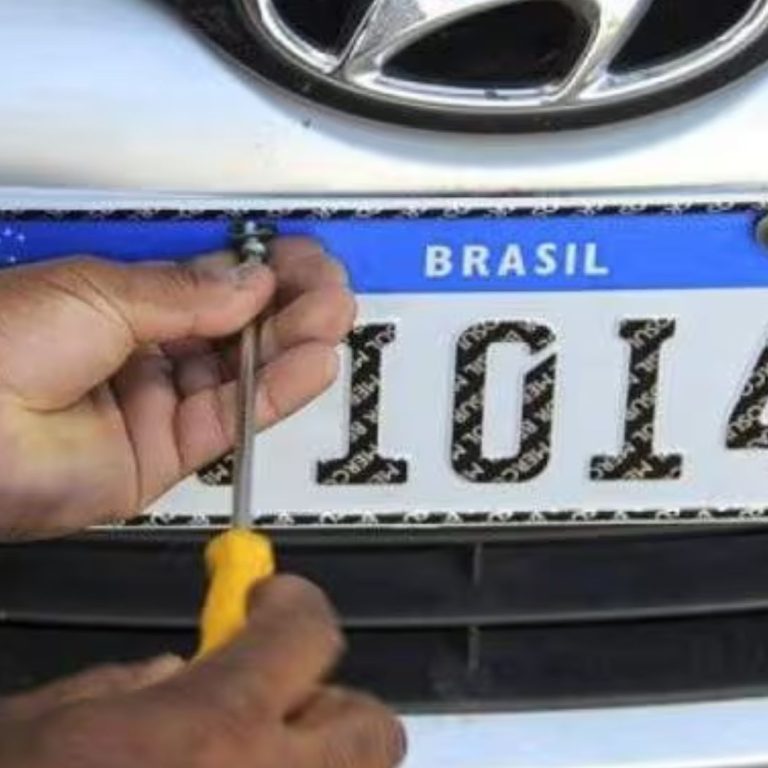 PLACAS VEICULARES PODEM VOLTAR A TER NOME DA CIDADE E ESTADO