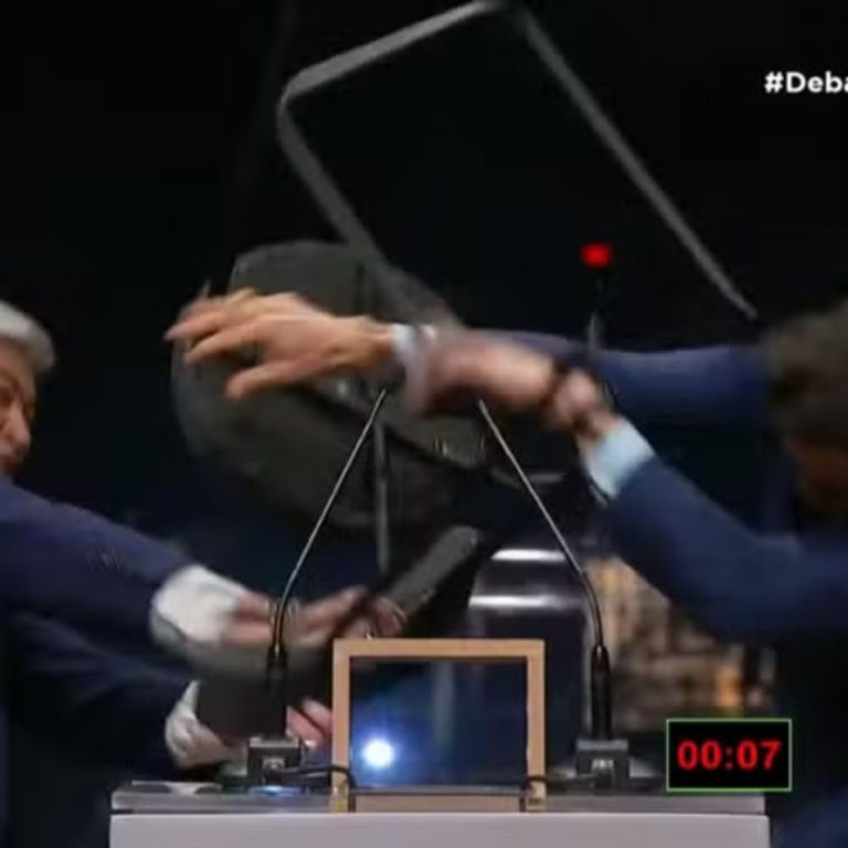 DATENA AGRIDE MARÇAL DURANTE DEBATE