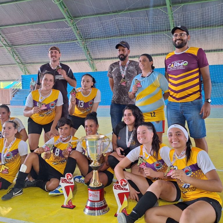 VÍDEO: CARMO É VICE-CAMPEÃO NA COPA ALTEROSA DE FUTSAL FEMININO