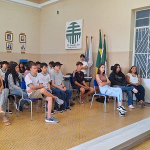 VÍDEO: ALUNOS DO COLÉGIO RECEBEM PALESTRA SOBRE PREVENÇÃO NO CARNAVAL