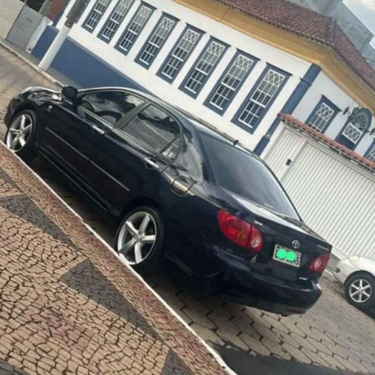 HOMENS ARMADOS RENDEM MOTORISTA E ROUBAM CARRO EM CARMO