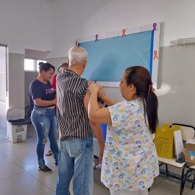 VACINAÇÃO CONTRA GRIPE MOVIMENTA UNIDADES DE SAÚDE