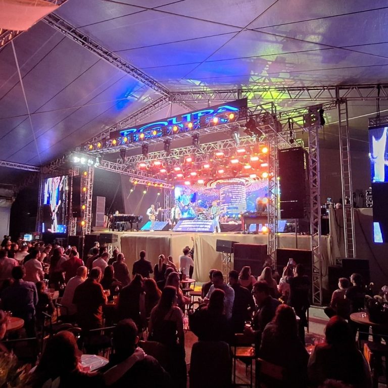 VÍDEO: ROUPA NOVA E GUILHERME E SANTIAGO AGITAM O ZARO CAFÉ NA FAZENDA